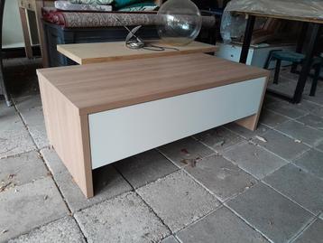 Salontafel ~ hout wit twee lades  beschikbaar voor biedingen