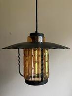 Vintage hanglamp zwart metaal en amber glas, Ophalen of Verzenden, Zo goed als nieuw, Metaal, Minder dan 50 cm
