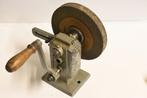 slijpmachine handdraai mechaniek slijpsteen werkbank slijper, Antiek en Kunst, Ophalen of Verzenden
