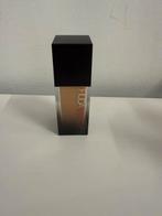 Huda Beauty foundation, Ophalen of Verzenden, Zo goed als nieuw, Gehele gezicht