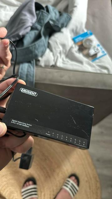 Switch 8 poorten 5v 1000mA beschikbaar voor biedingen