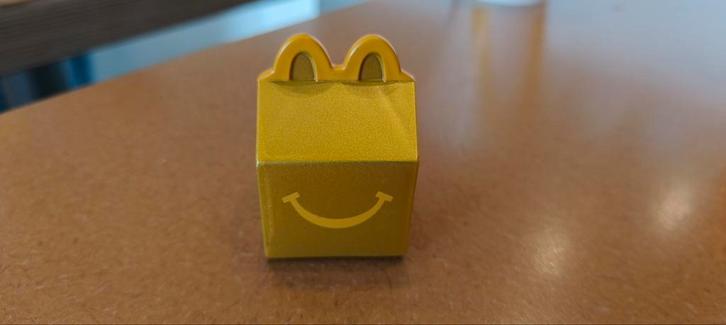 Uniek Verzamelobject! Mini Gouden Happy Meal, Verzamelen, Overige Verzamelen, Nieuw, Ophalen of Verzenden
