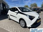 Toyota Aygo 1.0 VVT-i x-play AIRCO / CAMERA / GEEN AFLEVERKO, Stof, Gebruikt, Euro 6, Overige carrosserieën