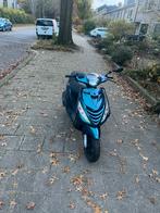Piagio zip 4takt iget 2023 zo als nieuw, Fietsen en Brommers, Scooters | Piaggio, Ophalen, Zo goed als nieuw, Benzine, Zip