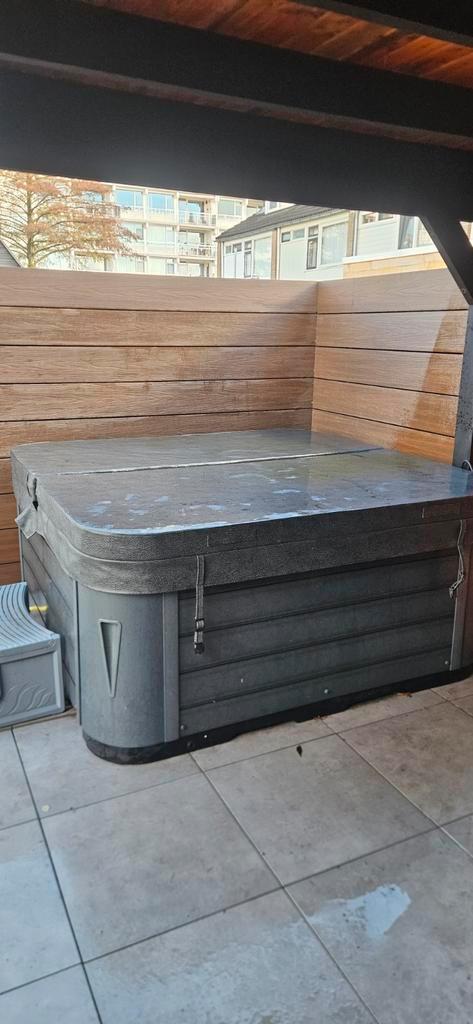 Balboa Jacuzzi - Ontspanning in eigen tuin!, Tuin en Terras, Bubbelbaden en Hottubs, Gebruikt, Vast, Afdekzeil, Ophalen