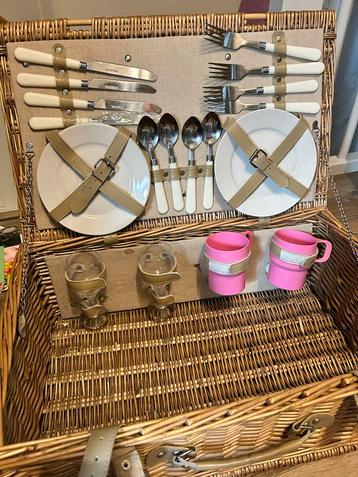 Picknickmand voor 2 personen beschikbaar voor biedingen