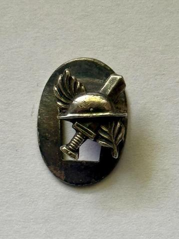 Knoopspeld Demobilisatie KNIL Helm Militaria Zwaard Indië beschikbaar voor biedingen