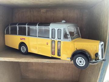 Iconische Gele Saurer PTT Bus beschikbaar voor biedingen