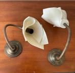 OPRUIMING 2 flexibele wandlampen met kunststof tulp kapje, Huis en Inrichting, Lampen | Wandlampen, Messing, Gebruikt, Kunststof