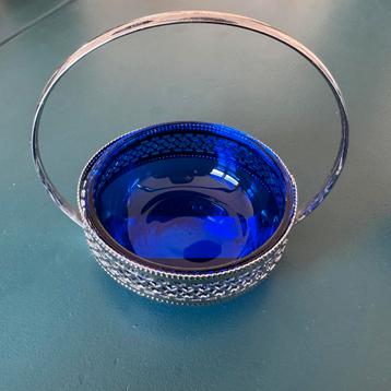 Vintage Zilveren Mandje met Kobaltblauw Glas beschikbaar voor biedingen