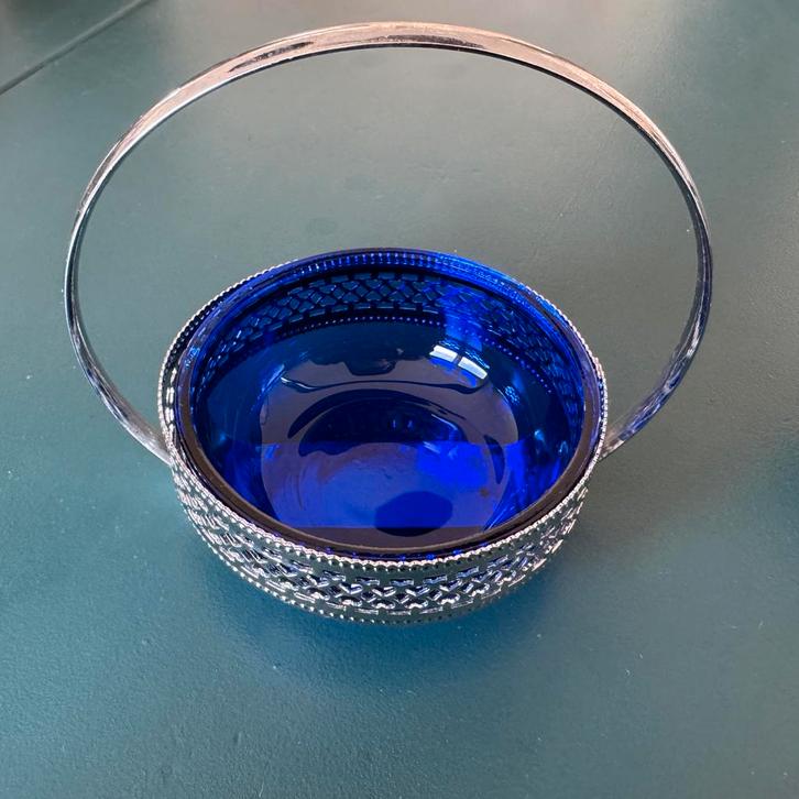 Vintage Zilveren Mandje met Kobaltblauw Glas, Antiek en Kunst, Antiek | Glas en Kristal, Verzenden