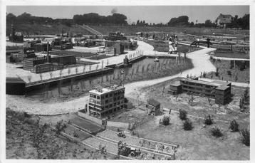 (381-096-017) Den Haag Madurodam beschikbaar voor biedingen