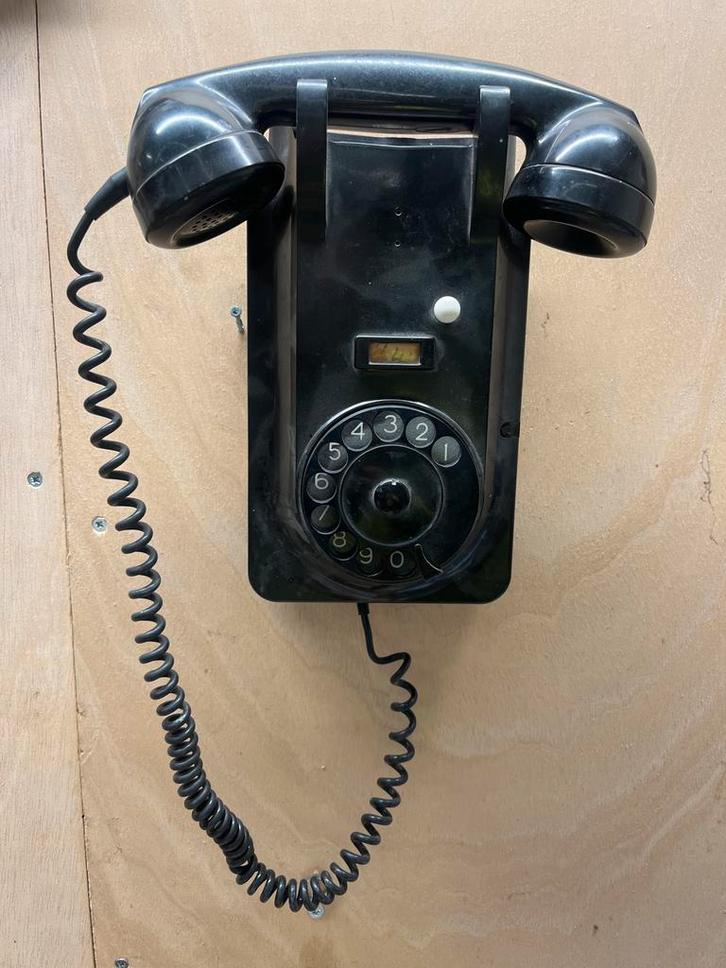 Vintage Bakeliet Wandtelefoon met Draaischijf, Telecommunicatie, Vaste telefoons | Niet Draadloos, Gebruikt, Bakeliet, Ophalen of Verzenden