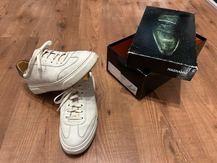 Magnanni Witte Leren Sneakers - Zeer Netjes!, Kleding | Heren, Schoenen, Zo goed als nieuw, Sneakers of Gympen, Wit, Ophalen of Verzenden
