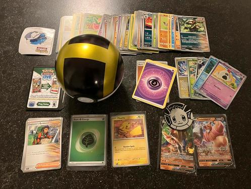 Pokeball tin met 90+ kaarten ( charizard pikachu  eevee ), Hobby en Vrije tijd, Verzamelkaartspellen | Pokémon, Zo goed als nieuw