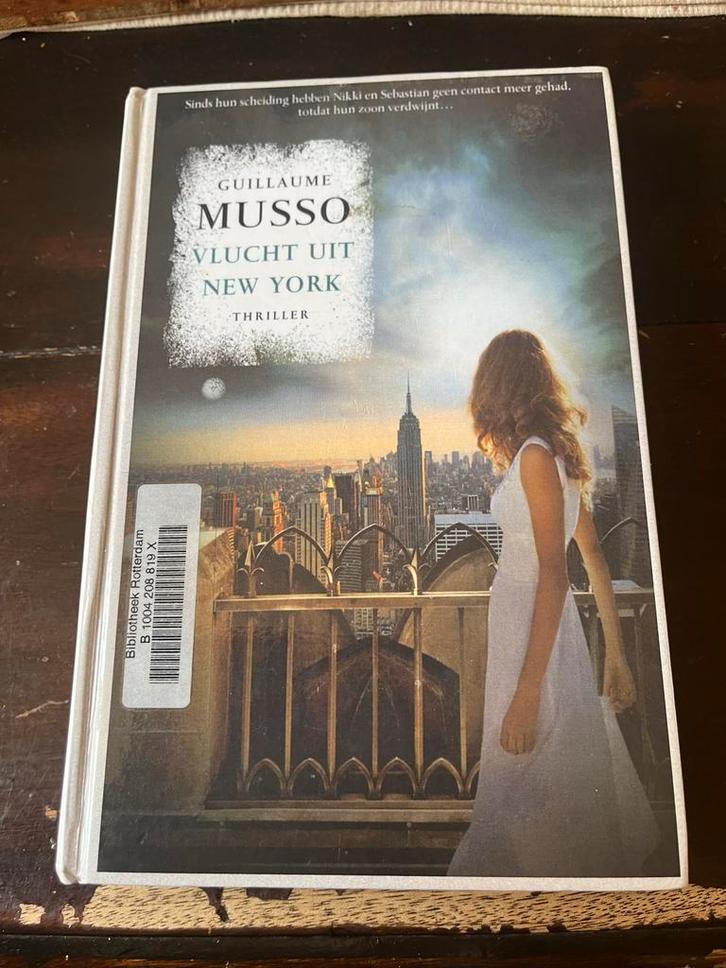 Vlucht uit New York - Guillaume Musso, Boeken, Thrillers, Gelezen, Nederland, Ophalen of Verzenden