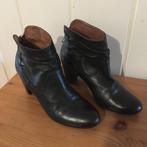 Elegante zwarte zachtleren hoge pumps van Jones, maat 38, Jones, Pumps, Verzenden, Zwart