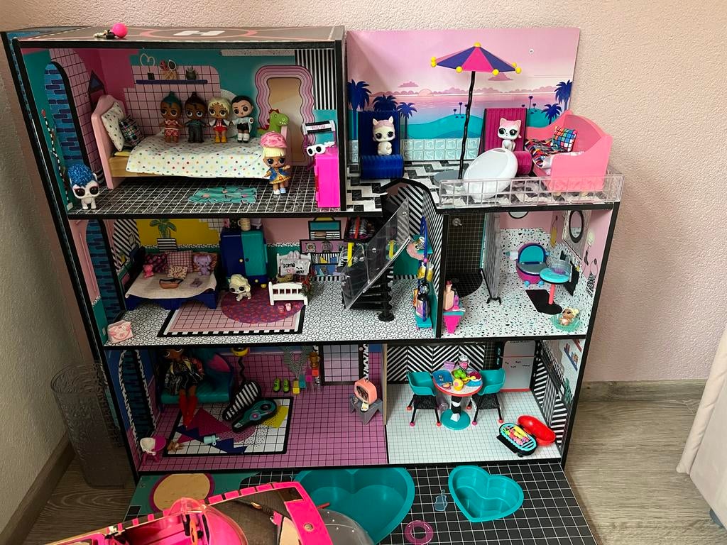LOL Surprise Huis met Camper & Accessoires, Kinderen en Baby's, Speelgoed | Poppenhuizen, Ophalen of Verzenden, Gebruikt, Poppenhuis