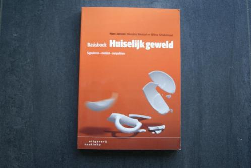 Basisboek HUISELIJK GEWELD.. Signaleren - melden - aanpakken, Boeken, Overige Boeken, Zo goed als nieuw, Ophalen of Verzenden