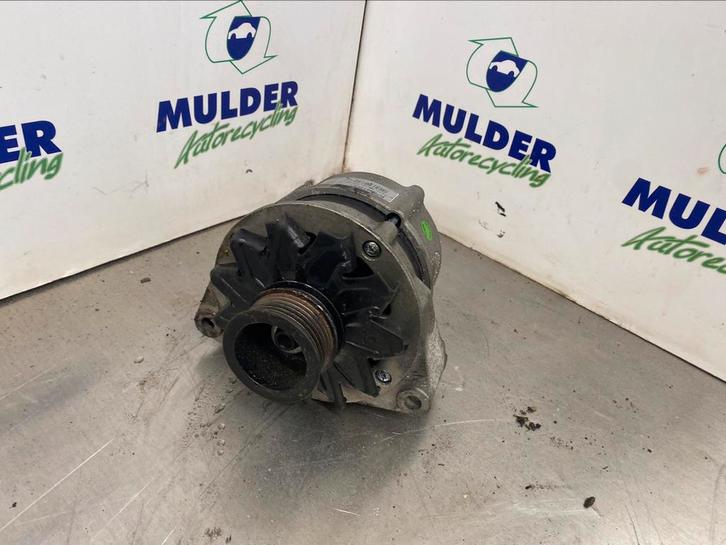 Bijna nieuwe dynamo Mercedes w124 250d, Auto-onderdelen, Motor en Toebehoren, Nieuw, Ophalen of Verzenden