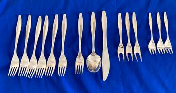 Keltum durfine Jolie niet-verzilverd: mes vorken enz. beschikbaar voor biedingen