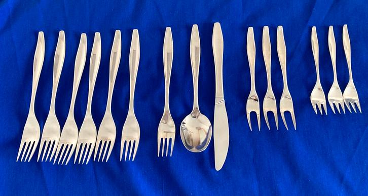 Keltum durfine Jolie niet-verzilverd: mes vorken enz., Antiek en Kunst, Antiek | Bestek, Ophalen