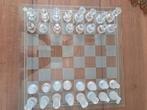 glazen schaak + dambord + dam stenen en pionnen zgan, Een of twee spelers, Ophalen of Verzenden, Zo goed als nieuw