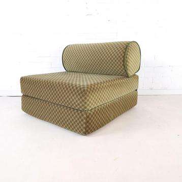 Vintage slaapfauteuil beschikbaar voor biedingen