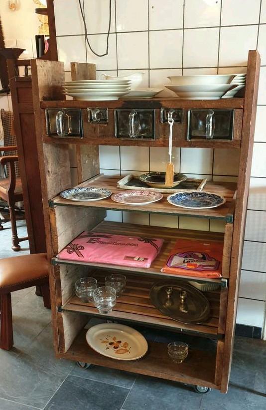 Industriële kast roomdivider trolley plankenkast uniek, Huis en Inrichting, Kasten | Overige, Zo goed als nieuw, Ophalen of Verzenden