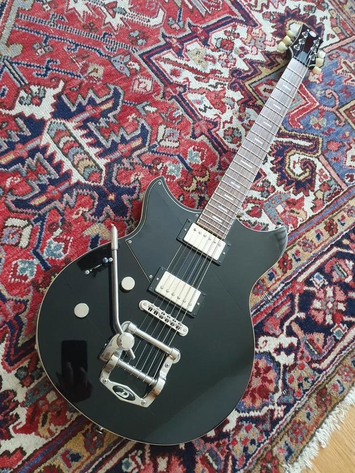 Yamaha Revstar. RSS20LH. Met tremolo. Linkshandig., Muziek en Instrumenten, Snaarinstrumenten | Gitaren | Elektrisch, Zo goed als nieuw