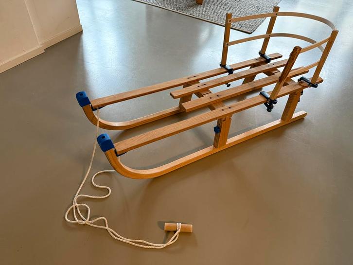 Inklapbare houten slee met rugleuning, Kinderen en Baby's, Speelgoed | Buiten | Sleeën, Gebruikt, Hout, Rugleuning, Ophalen of Verzenden