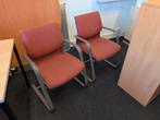 2 rode kantoor stoelen met armleuning, Huis en Inrichting, Stoelen, Ophalen, Gebruikt, Rood