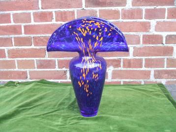 Grote blauwe kraagvaas, Boheems glas. beschikbaar voor biedingen