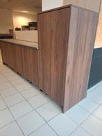 Rechte keuken met hoge koelkastkast, Huis en Inrichting, Keuken | Complete keukens, Bruin, Nieuw, Dubbelwandige keuken, Ophalen of Verzenden