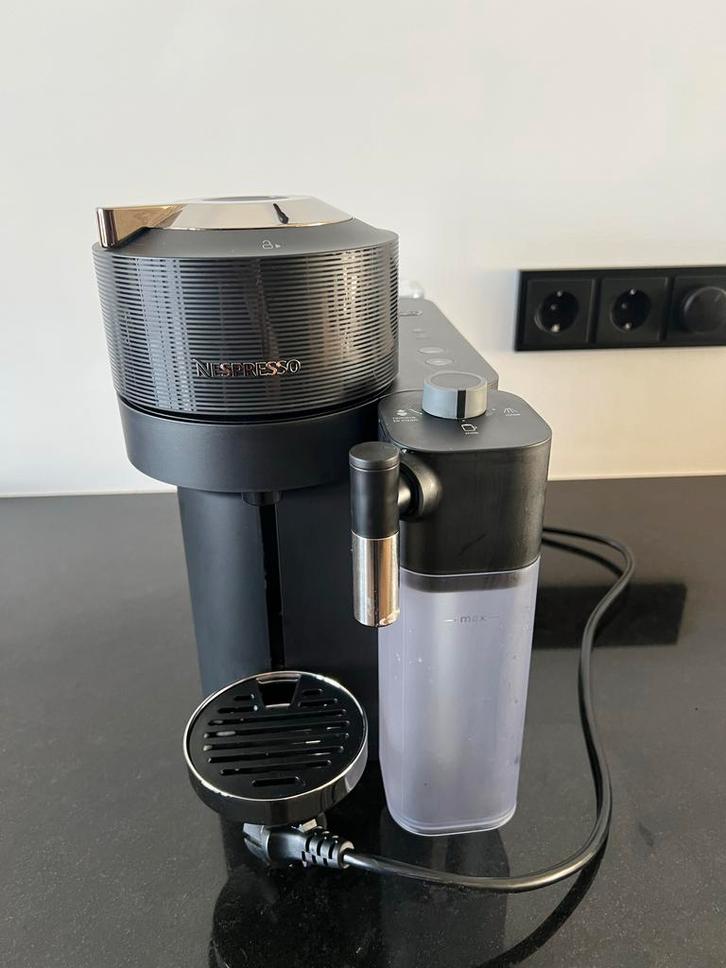 Nespresso Vertuo Lattissima - Perfecte koffie!, Witgoed en Apparatuur, Koffiezetapparaten, Zo goed als nieuw, Koffiepads en cups