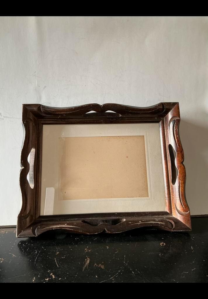 Een oude gebeeldhouwde schilderijlijst, fotolijst 29,5 x23,5, Antiek en Kunst, Antiek | Overige Antiek, Ophalen of Verzenden