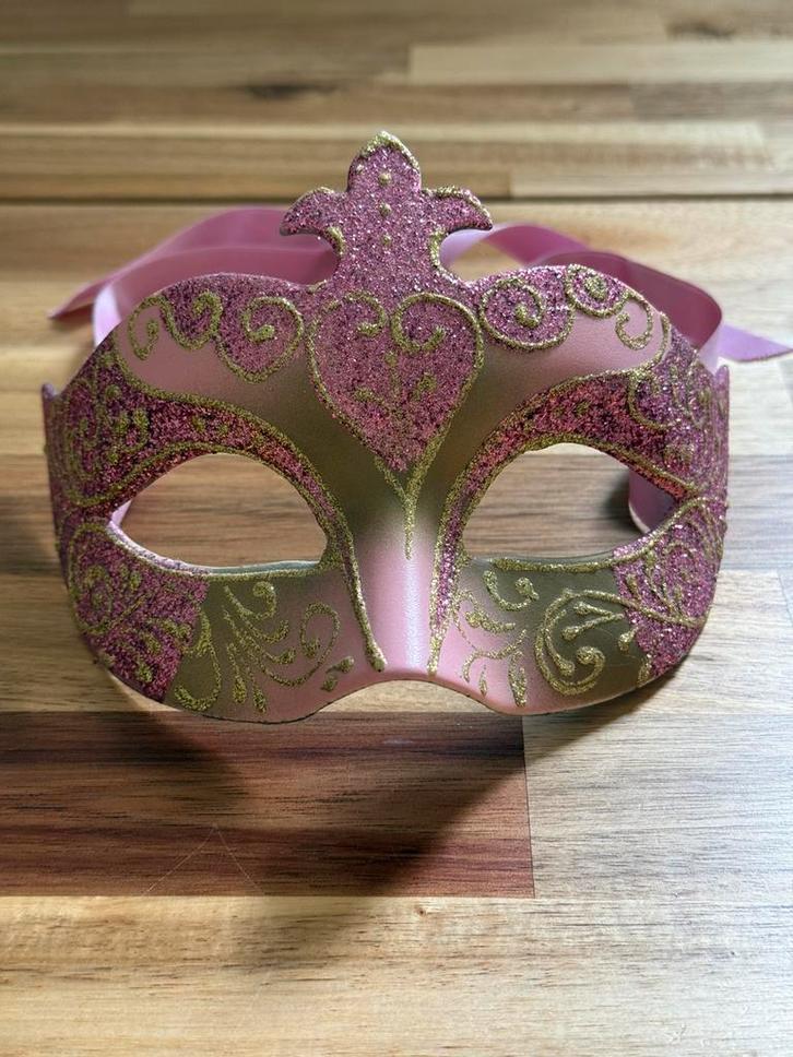Masker uit Venetië // Italië, Hobby en Vrije tijd, Kostuums, Theaterbenodigdheden en LARP, Zo goed als nieuw, Accessoires, Ophalen of Verzenden
