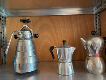 Diverse espressoapparaatjes uit jaren 50 en 60 beschikbaar voor biedingen