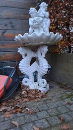 Tuinbeeld met zeepaardjes en engeltjes, Ophalen of Verzenden, Gebruikt, Beton, Overige typen
