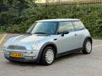 Mini 1.6 16V ONE AUT 2003 Grijs, Auto's, Mini, Stof, 4 cilinders, 4 stoelen, 1055 kg