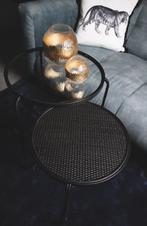 NIEUWE set van 2 BIJZETTAFELS zwart met GLAZEN en ROTAN BLAD, Pietseweg 13A Oud Gastel, Info@ptmd.nl, Nieuw, Ophalen of Verzenden