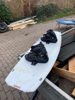 Wakeboard Liquid Force 136 met bindingen (maat 42/43), Minder dan 15 m², Overige typen, Zo goed als nieuw, Ophalen