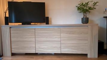 Complete set meubels - kasten en tafels - kleur licht eiken beschikbaar voor biedingen