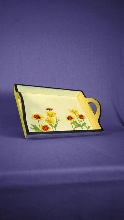 Vintage Wooden Tray | Hand-Painted | Ladybug & Buttercup, Huis en Inrichting, Woonaccessoires | Dienbladen, Gebruikt, Hout, Rechthoekig