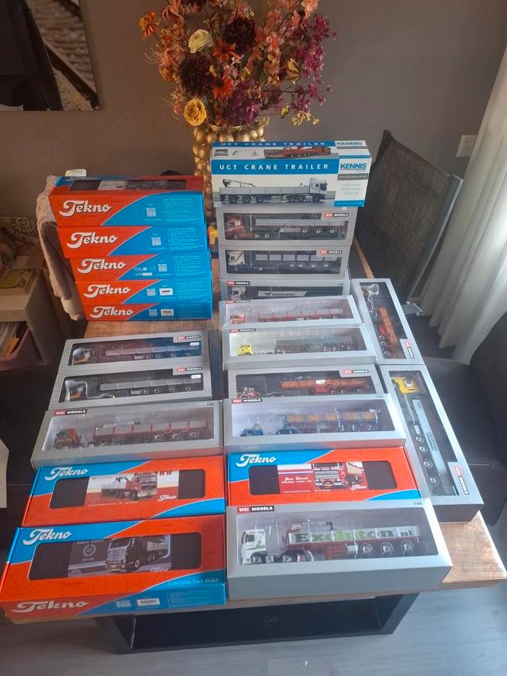 Bied maar aan.  steenauto's wsi tekno, Hobby en Vrije tijd, Modelauto's | 1:50, Zo goed als nieuw, Bus of Vrachtwagen, Tekno, Ophalen of Verzenden