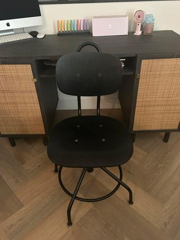 Bureaustoel verstelbaar zwart, als nieuw beschikbaar voor biedingen