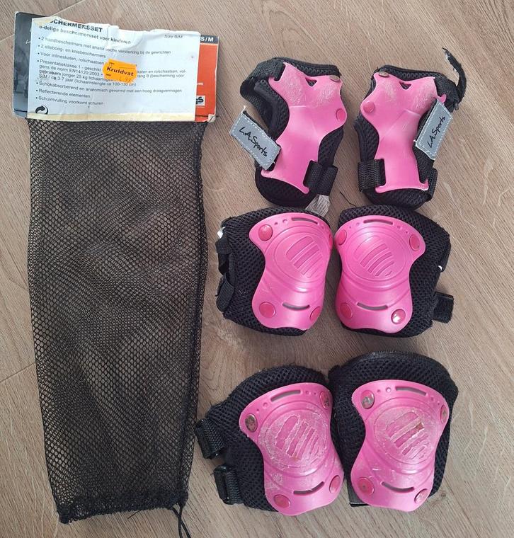 Skeelerbeschermers Maat S/M, Kinderen en Baby's, Speelgoed | Buiten | Rolschaatsen, Gebruikt, Kinderen, Ophalen of Verzenden