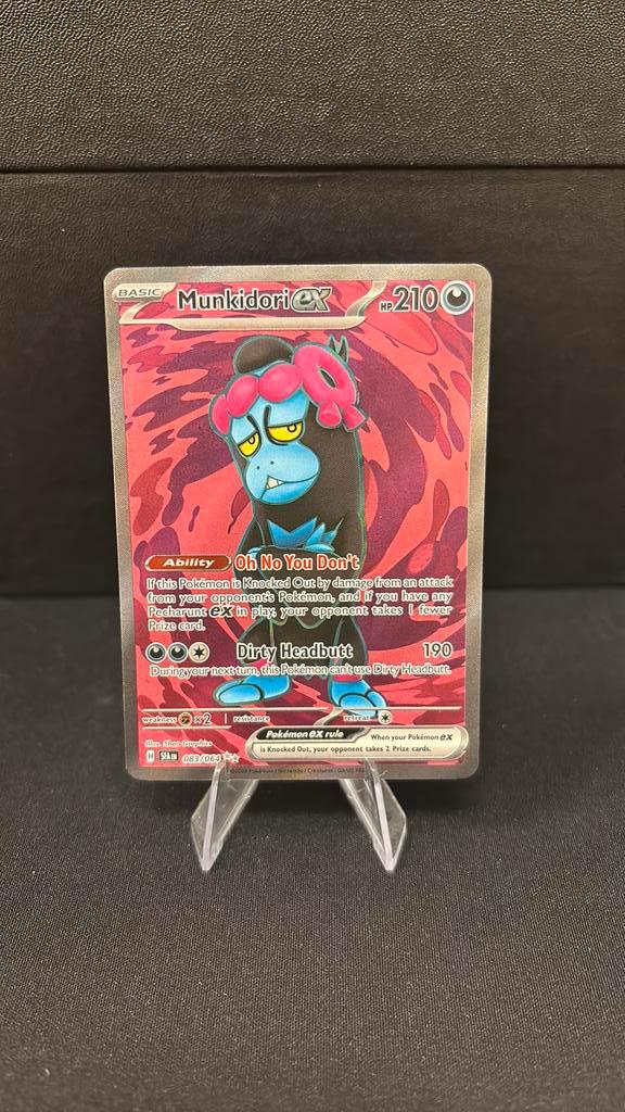 Munkidori EX 83/64 - Shrouded Fable, Hobby en Vrije tijd, Verzamelkaartspellen | Pokémon, Zo goed als nieuw, Ophalen of Verzenden