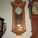 Retro grenen regulator klok met gesneden kuif, Ophalen of Verzenden