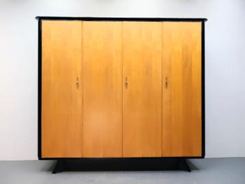 Vintage Kledingkast  | 4 deurs | Schuine poten beschikbaar voor biedingen